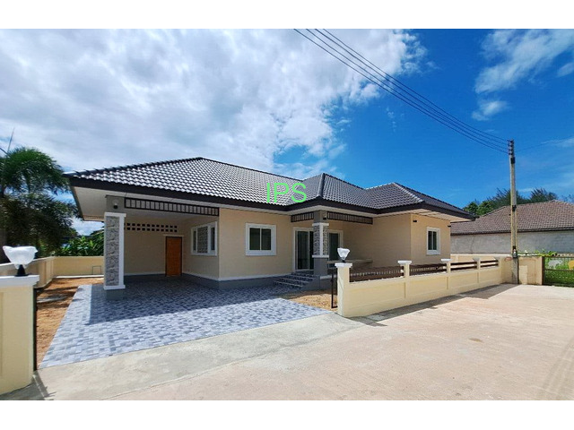 3 bedroom house for sale in central Ban Ph